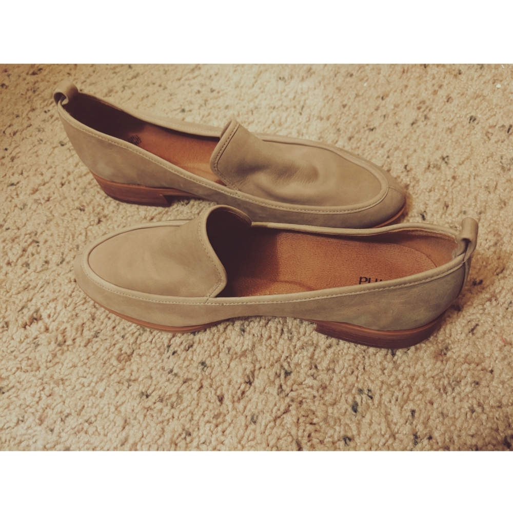 Taupe leather and suede loafers